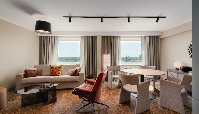 Radisson Blu Latvija Conference & Spa Hotel, Riga - Suite living room