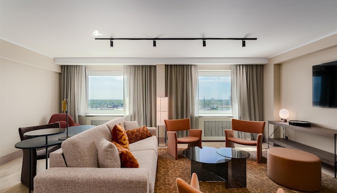 Radisson Blu Latvija Conference & Spa Hotel, Riga - Presidential Suite living room view