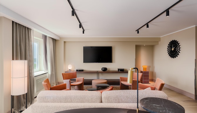 Radisson Blu Latvija Conference & Spa Hotel, Riga - Presidential work desk