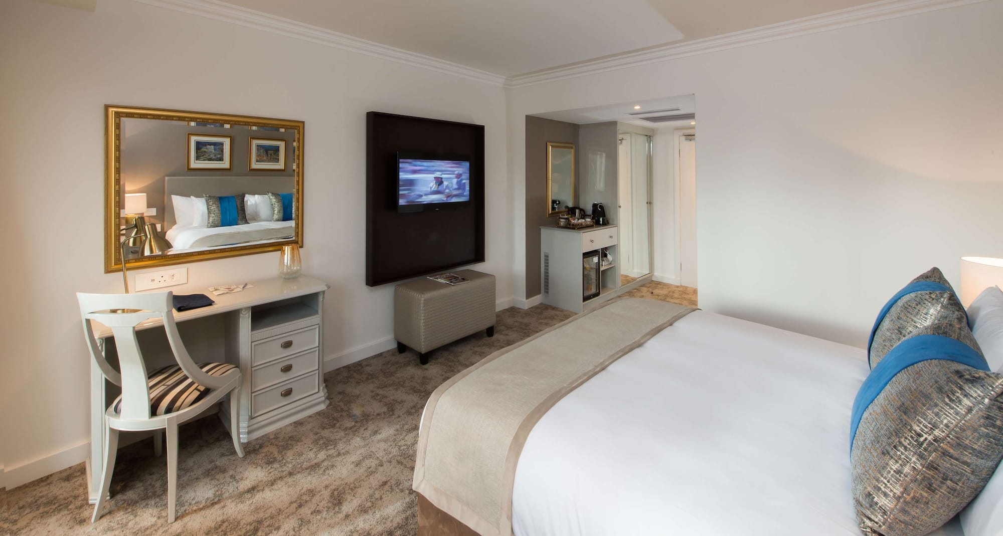 Radisson Blu Le Vendome Hotel, Cape Town - Superior Room