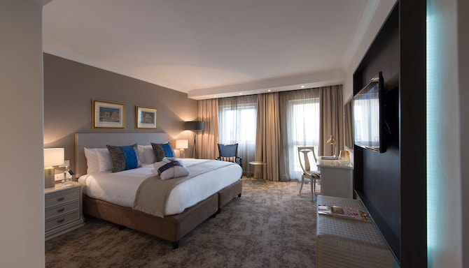 Radisson Blu Le Vendome Hotel, Cape Town - Superior Room