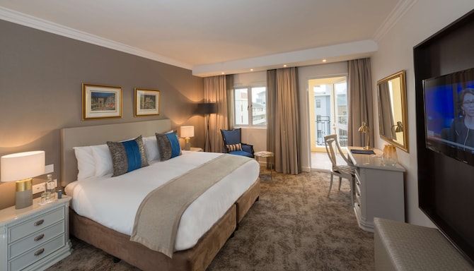 Radisson Blu Le Vendome Hotel, Cape Town - Superior Room