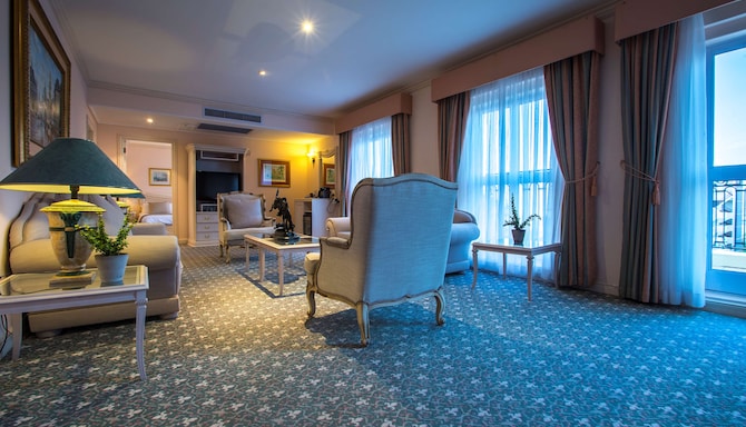 Radisson Blu Le Vendome Hotel, Cape Town - Presidential Suite