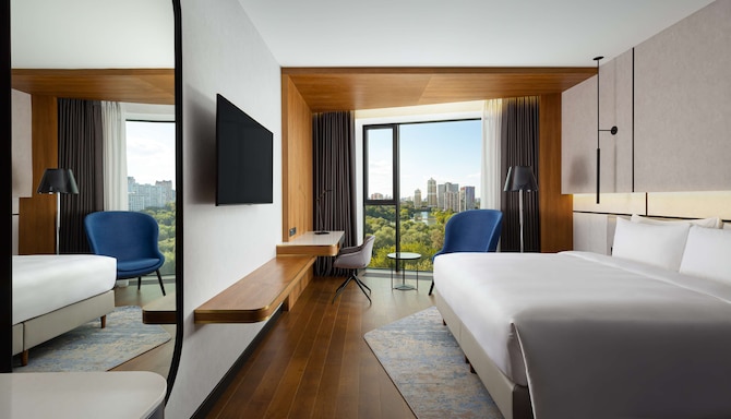 Radisson Blu Leninsky Prospect Hotel, Moscow - Superior Room with park view