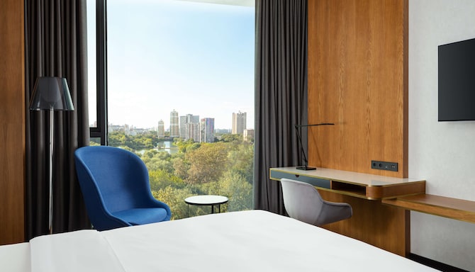 Radisson Blu Leninsky Prospect Hotel, Moscow - Executive Room Park View