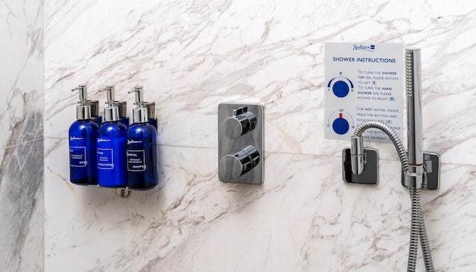 Radisson Blu Leogrand Hotel, Chisinau - Premium bath essentials for a refreshing start