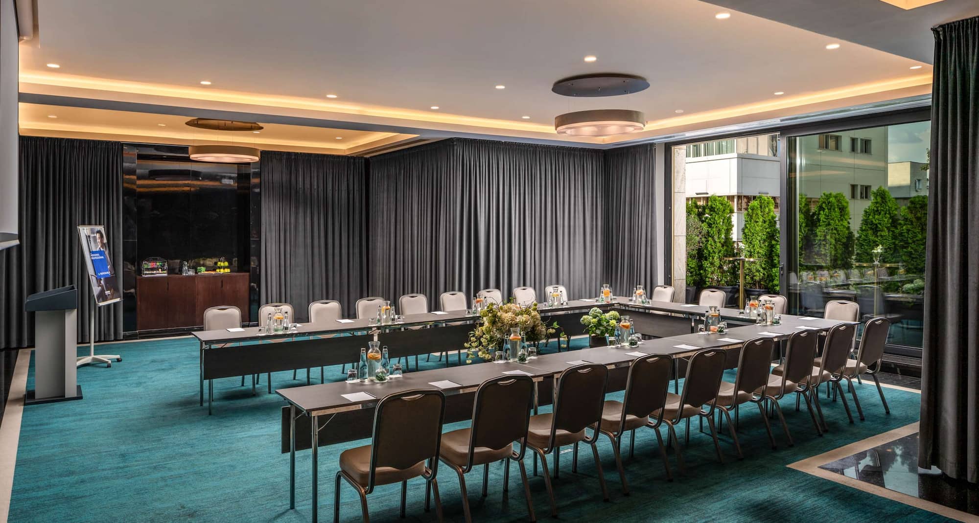 Radisson Blu Leogrand Hotel, Chisinau - Blu Lounge