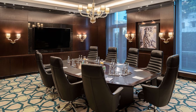 Jasmine Boardroom