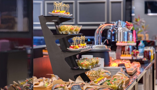 Radisson Blu Leogrand Hotel, Chisinau - Restaurant Buffet