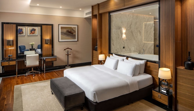 Radisson Blu Leogrand Hotel, Chisinau - Presidential Suite Bedroom