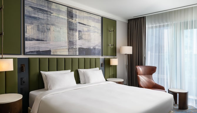 Radisson Blu Leogrand Hotel, Chisinau - Family Suite with Balcony - Bedroom