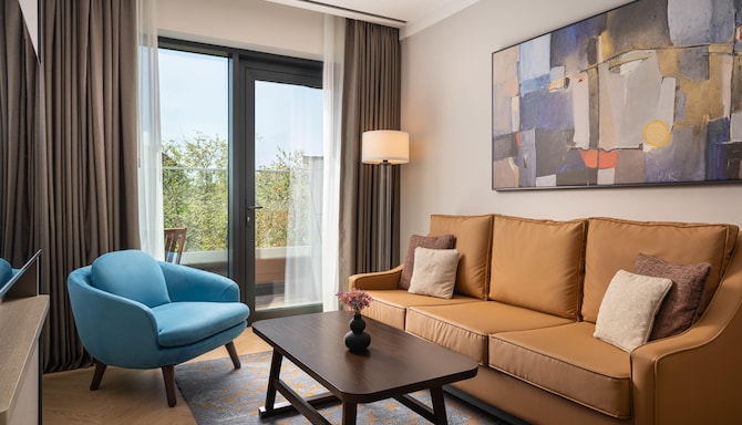 Radisson Blu Leogrand Hotel, Chisinau - Family Suite with Balcony - Living Room