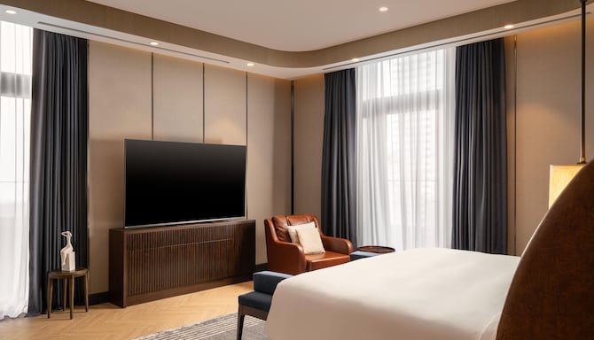 Radisson Blu Leogrand Hotel, Chisinau - Presidential Suite with Terrace - Bedroom