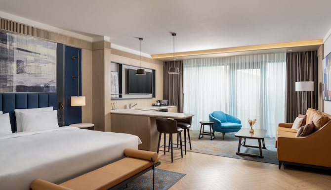 Radisson Blu Leogrand Hotel, Chisinau - Junior Suite with Balcony