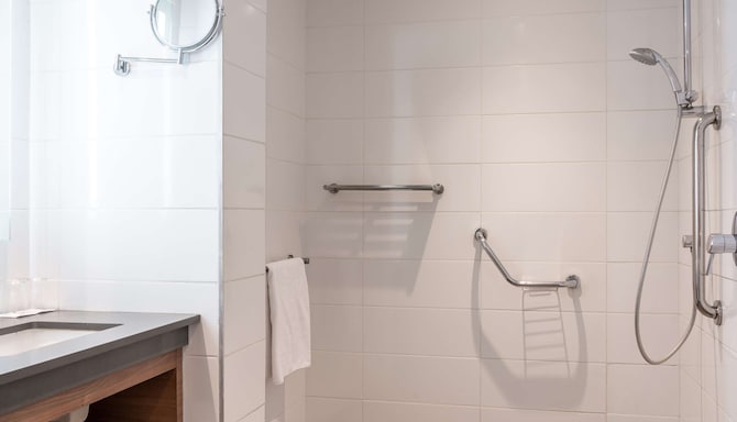 Radisson Blu Mammy Yoko Hotel, Freetown - غرفة الضيوف
