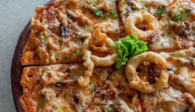 Radisson Blu Mammy Yoko Hotel, Freetown - Sea food pizza