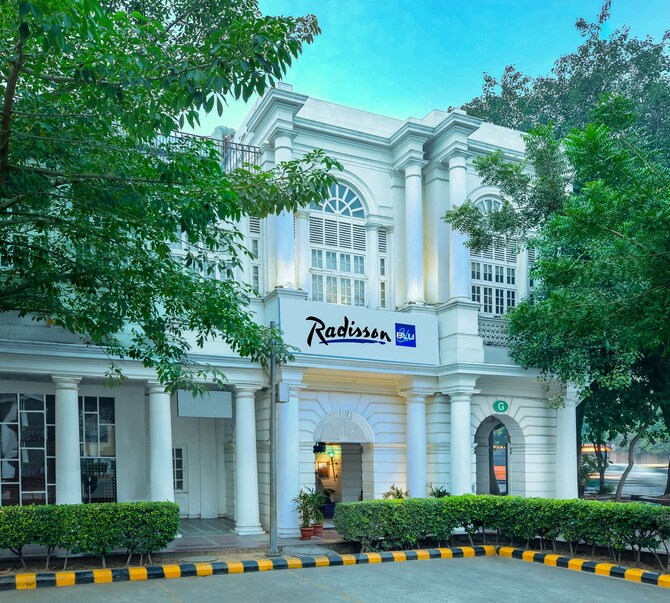 Radisson Blu Marina Hotel Connaught Place - Facade