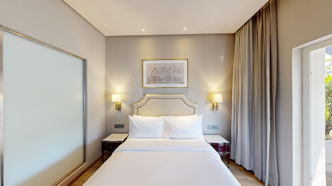 Radisson Blu Marina Hotel Connaught Place - Superior Room with Balcony