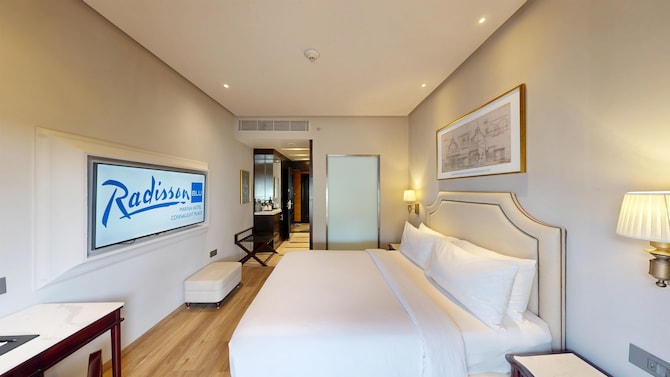 Radisson Blu Marina Hotel Connaught Place - Superior Room with Balcony