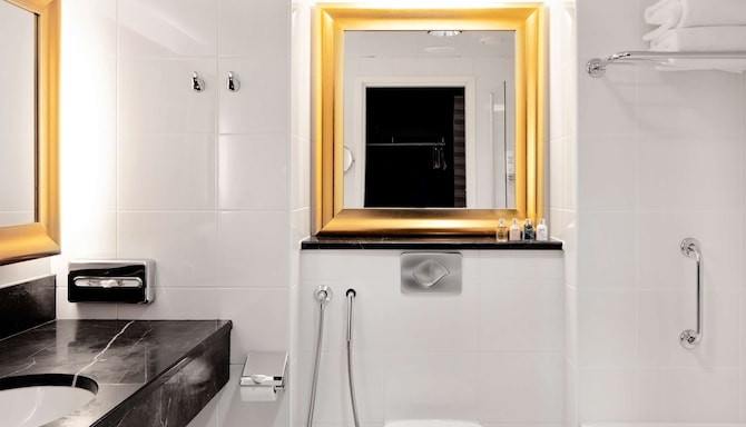 Radisson Blu Marina Palace Hotel, Turku - ванная комната в номере Superior