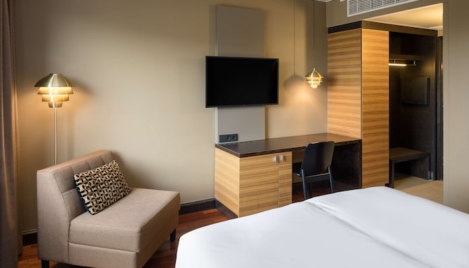 Radisson Blu Marina Palace Hotel, Turku - кровать King в номере Standard