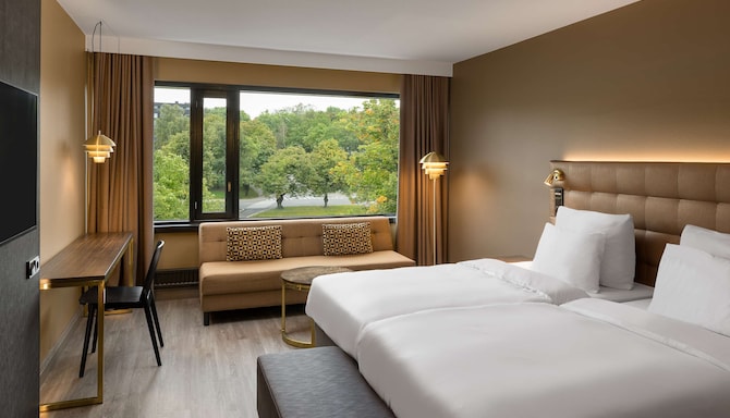 Radisson Blu Marina Palace Hotel, Turku - номер с видом на реку и кроватями Twin
