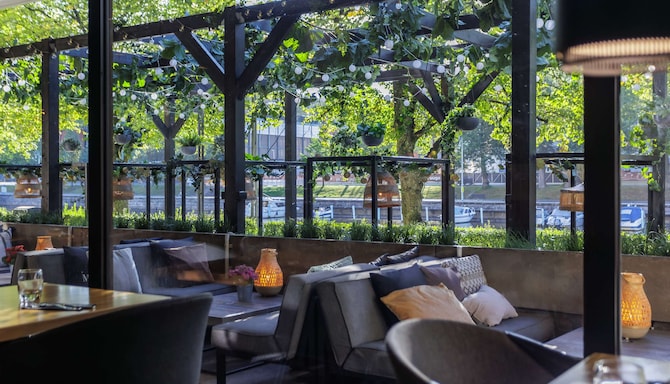 Radisson Blu Marina Palace Hotel, Turku - Grill It! Marina restaurant view