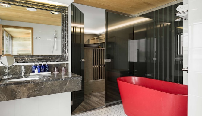 Radisson Blu Marina Palace Hotel, Turku - ванная комната с ванной в люксе Executive