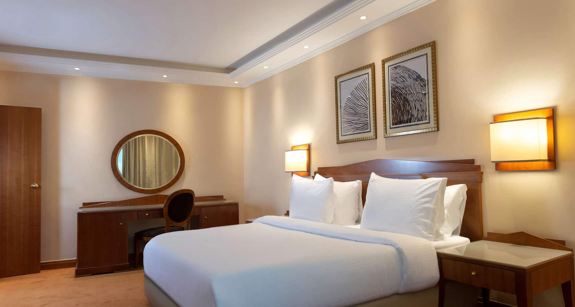 Radisson Blu Martinez Hotel, Beirut - Guest room