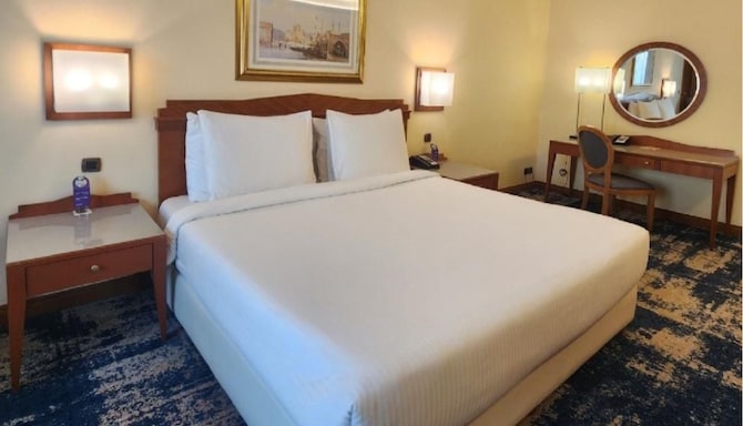 Radisson Blu Martinez Hotel, Beirut - Standard Room