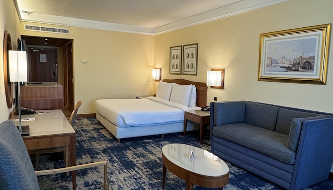 Radisson Blu Martinez Hotel, Beirut - Executive Room