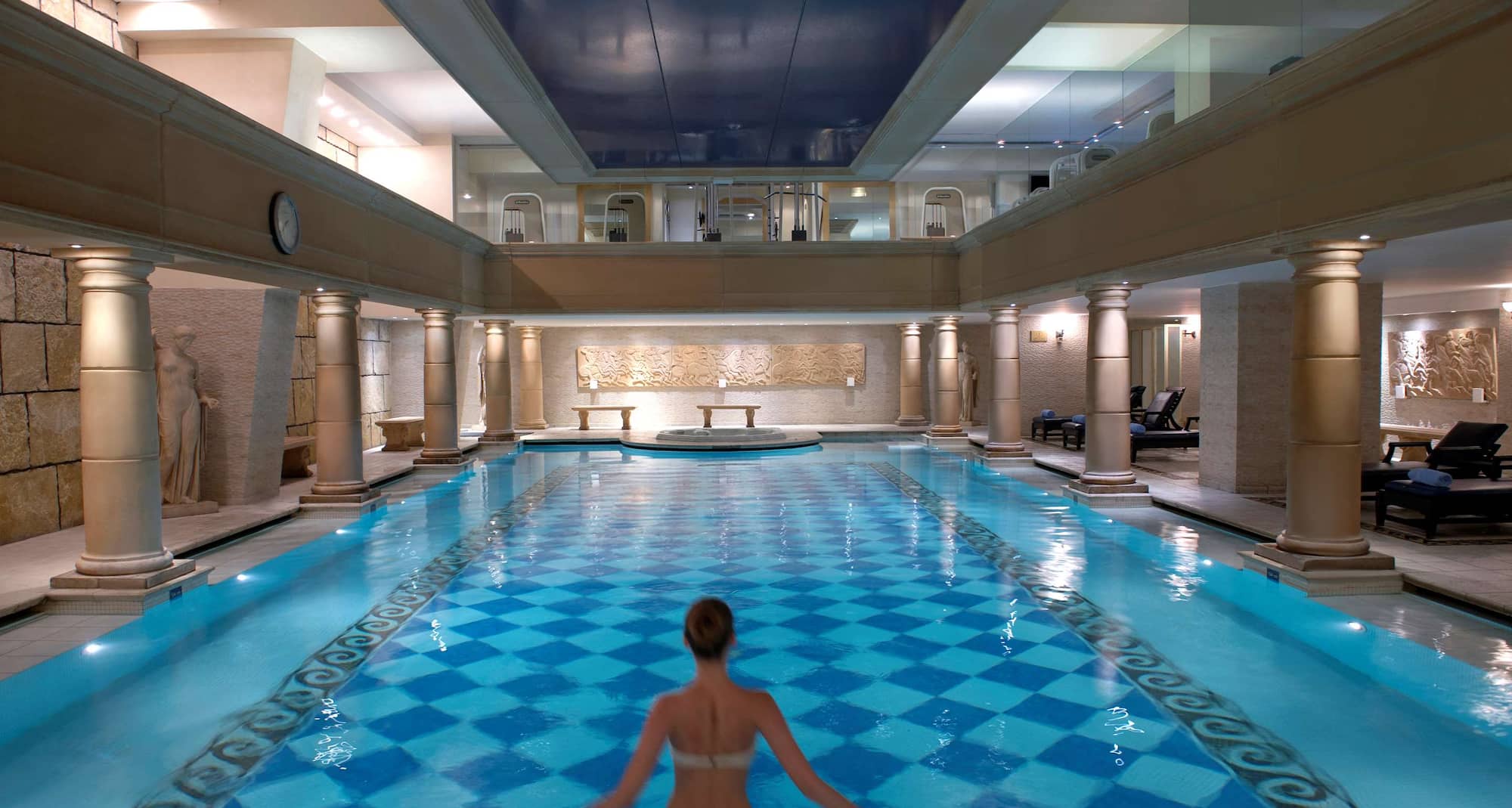 فندق راديسون بلو مارتينز، بيروت، حمام سباحة داخلي مُغطى