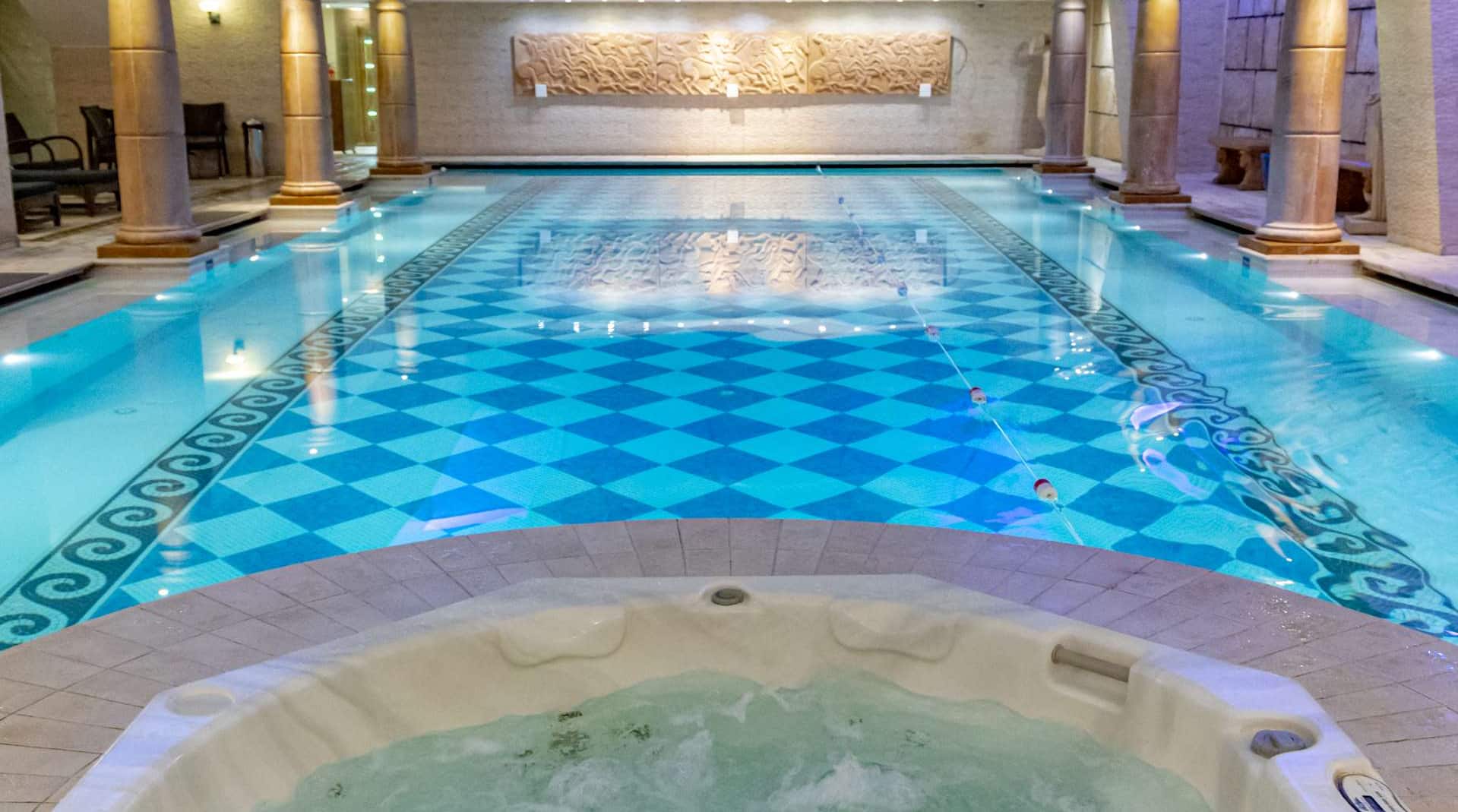 Radisson Blu Martinez Hotel, Beirut - Whirlpool bath and pool