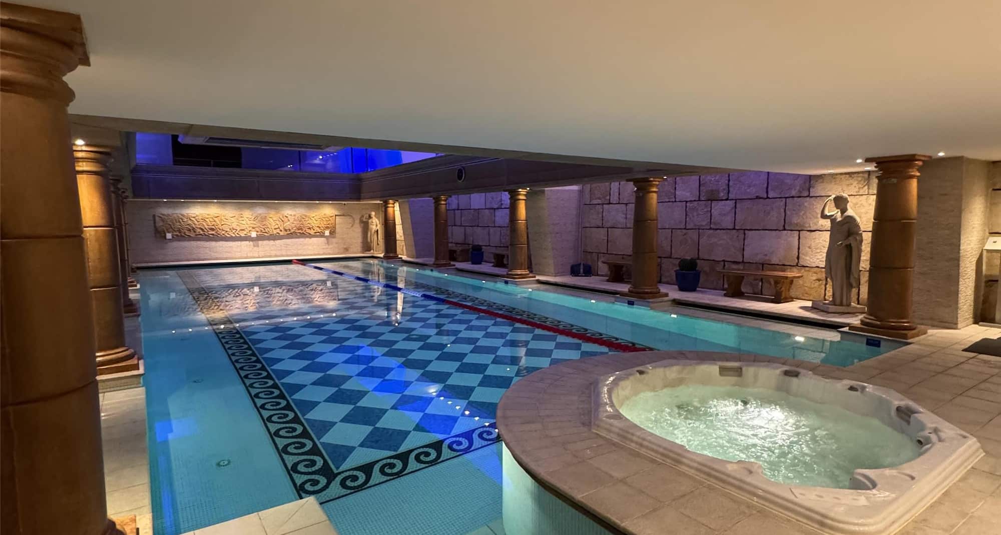 Radisson Blu Martinez Hotel, Beirut - Pool