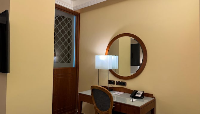 Radisson Blu Martinez Hotel, Beirut - Junior Suite Corner