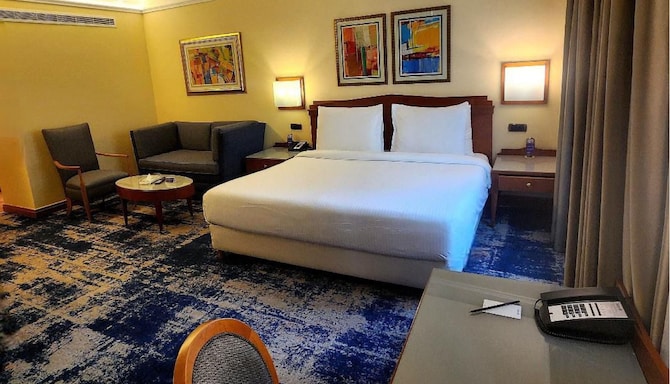 Radisson Blu Martinez Hotel, Beirut - Junior Corner Suite - Lounge Access