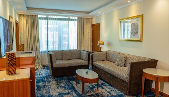 Radisson Blu Martinez Hotel, Beirut - Suite - Lounge Access
