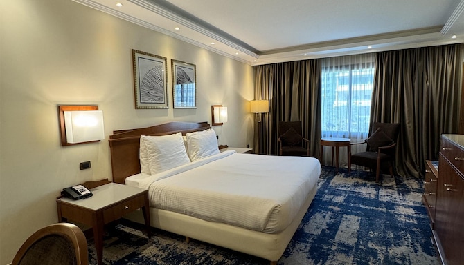 Radisson Blu Martinez Hotel, Beirut - Suite - Lounge Access