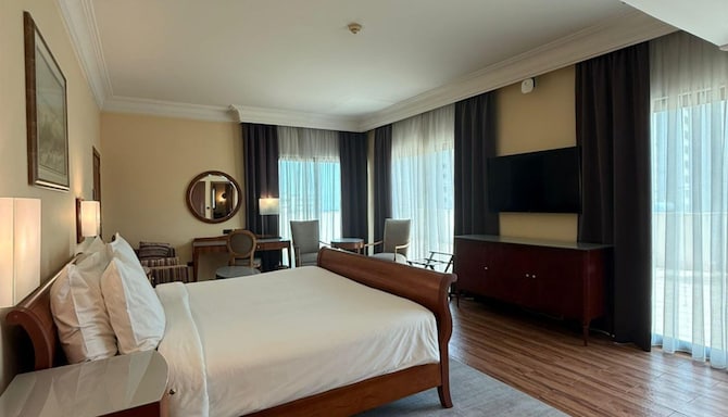 Radisson Blu Martinez Hotel, Beirut - Rooftop Suite Bedroom