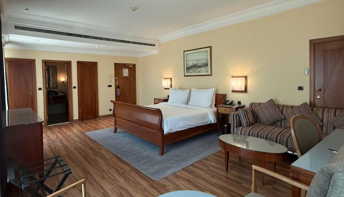 Radisson Blu Martinez Hotel, Beirut - Rooftop Suite