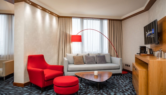 Radisson Blu M'Bamou Palace Hotel, Brazzaville - Diplomatic Suite with Lounge Access