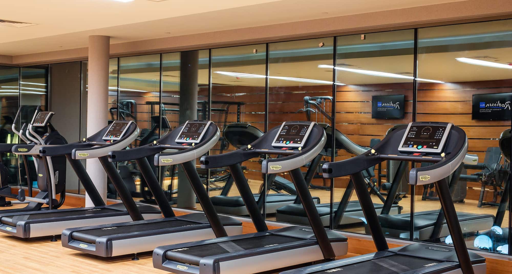 Radisson Blu M Bamou Palace Hotel, Brazzaville - Gym Machines