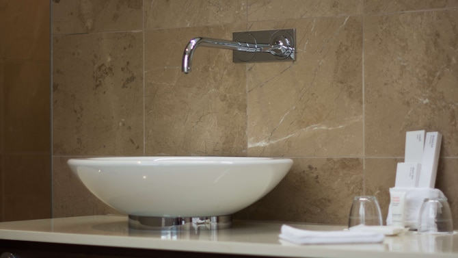 Radisson Blu M'Bamou Palace Hotel, Brazzaville - Diplomatic Suite Bathroom