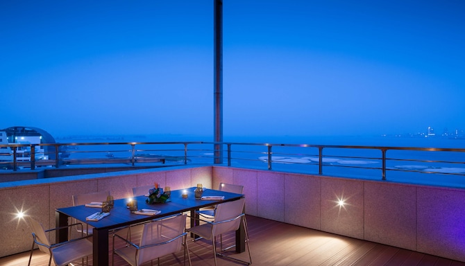 Radisson Blu M'Bamou Palace Hotel, Brazzaville - Penthouse Terrace