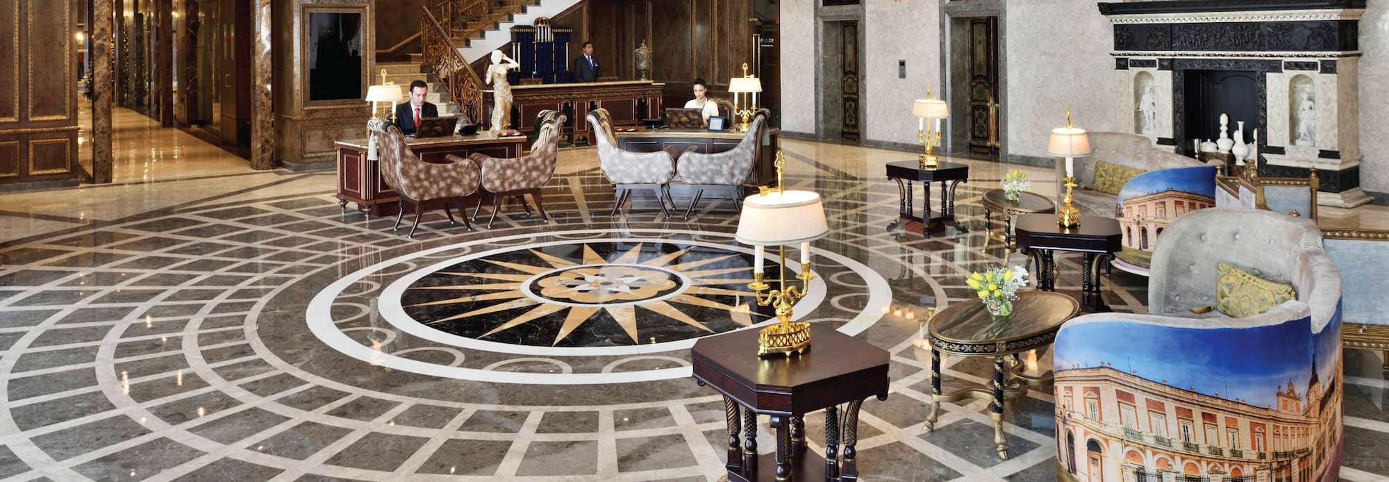 Radisson Blu MBD Hotel Noida - Hotel Lobby