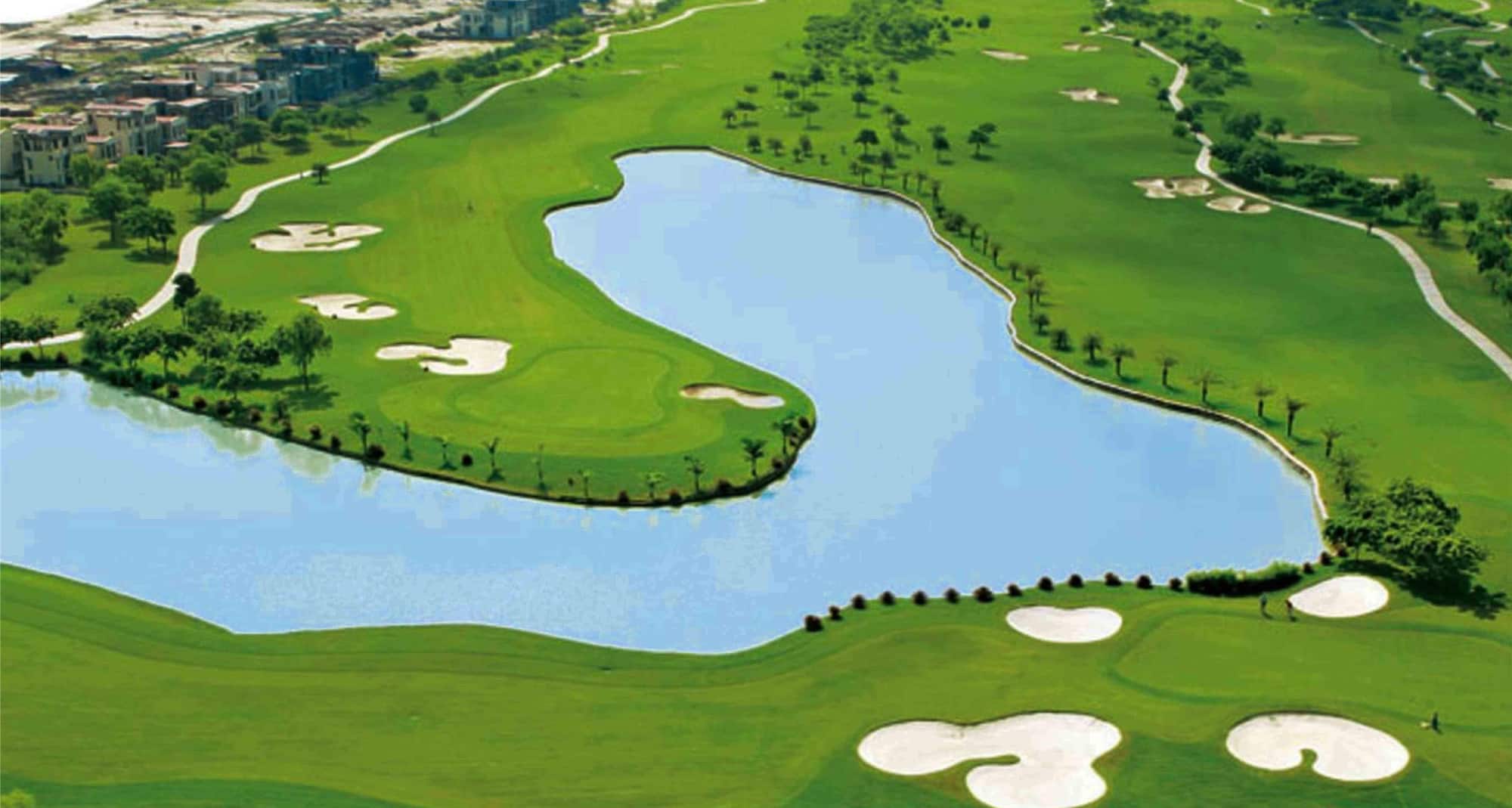 Radisson Blu MBD Hotel, Noida - Golf Course