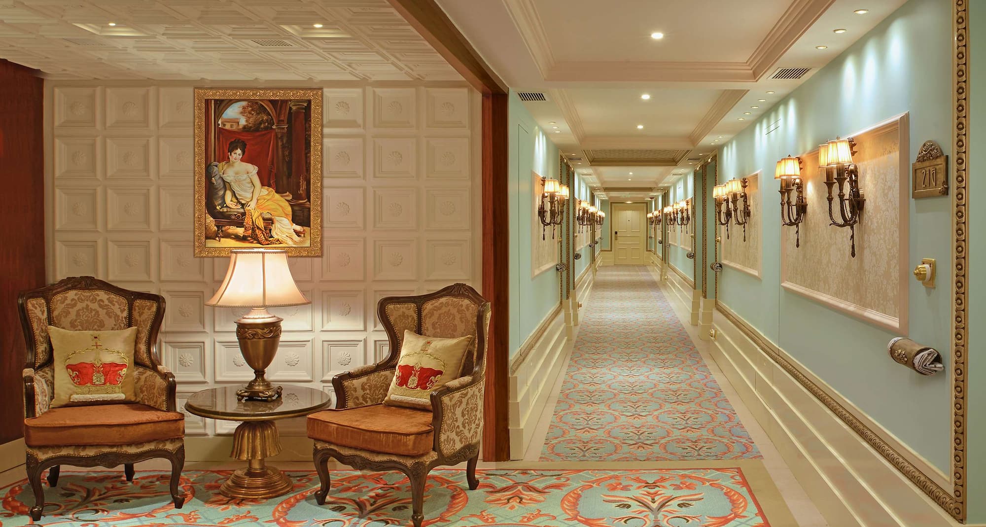 Radisson Blu MBD Hotel Noida - Prive Collection Corridor