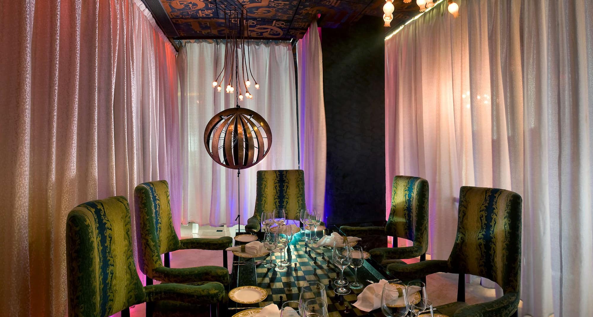 Radisson Blu MBD Hotel Noida - Restaurant
