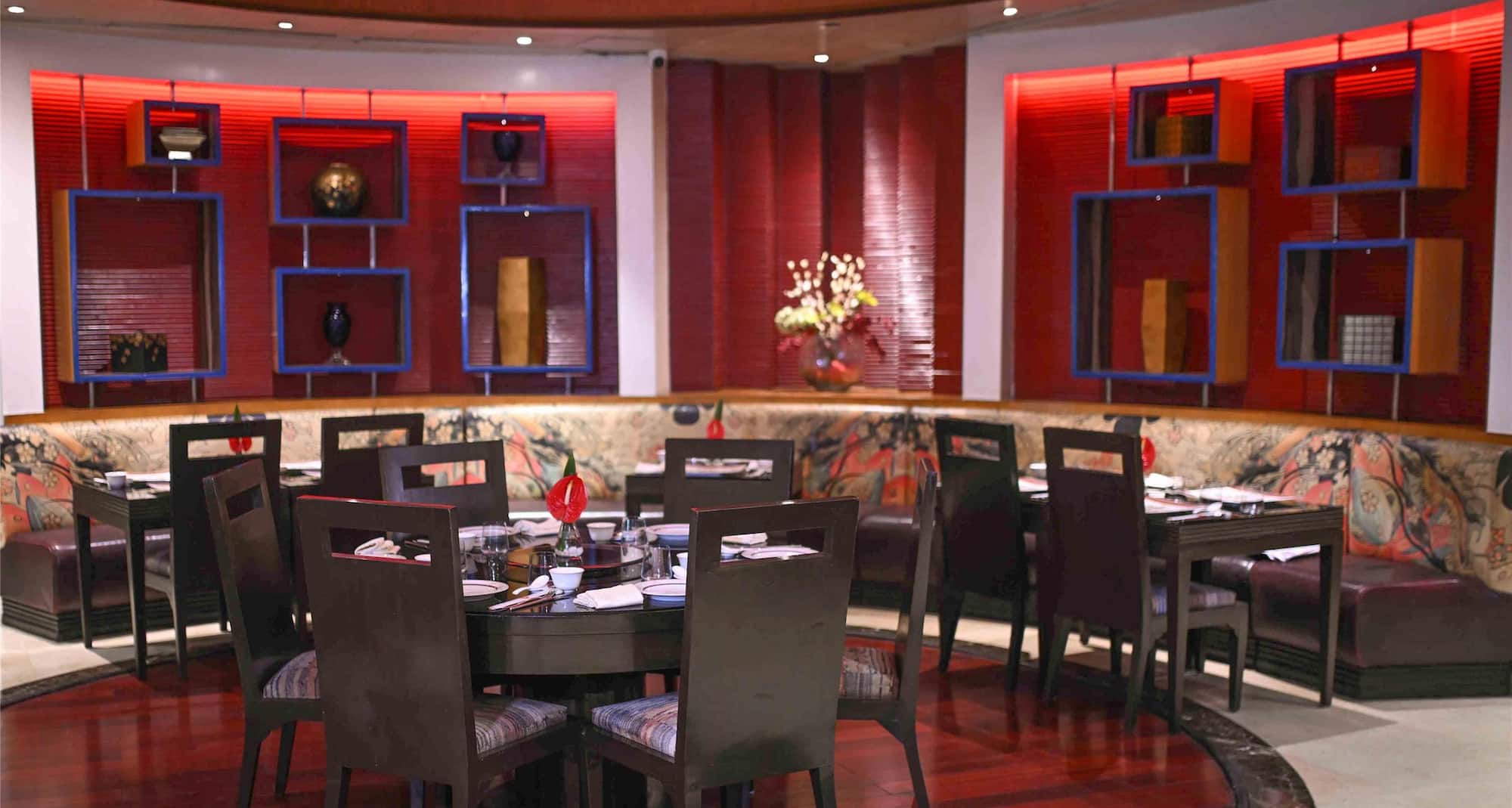 Radisson Blu MBD Hotel, Noida - Restaurant