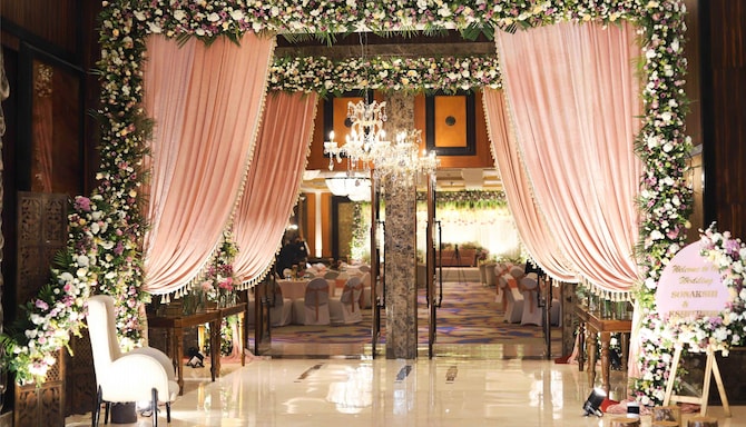 Radisson Blu MBD Hotel, Noida - Wedding Decoration